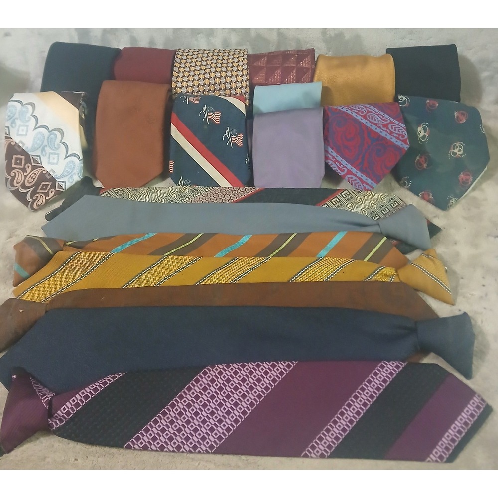 Vtg Necktie Lot 20 Piece Mixed Patterns Silk Polyester Retro Tie Bundle Crafts